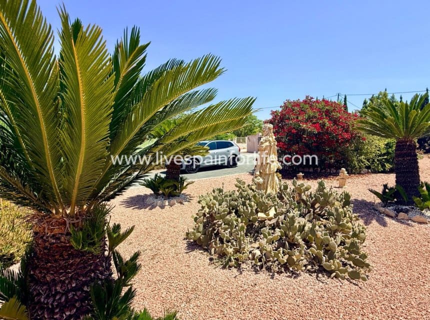 3 soveværelse Villa til salg i Hondon de los Frailes med swimmingpool garage - € 349.950 (Ref: 9948525)