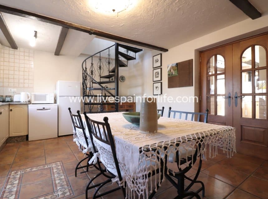 4 bedroom Finca/Country House for sale in Albatera with pool garage - € 345,000 (Ref: 9948890)