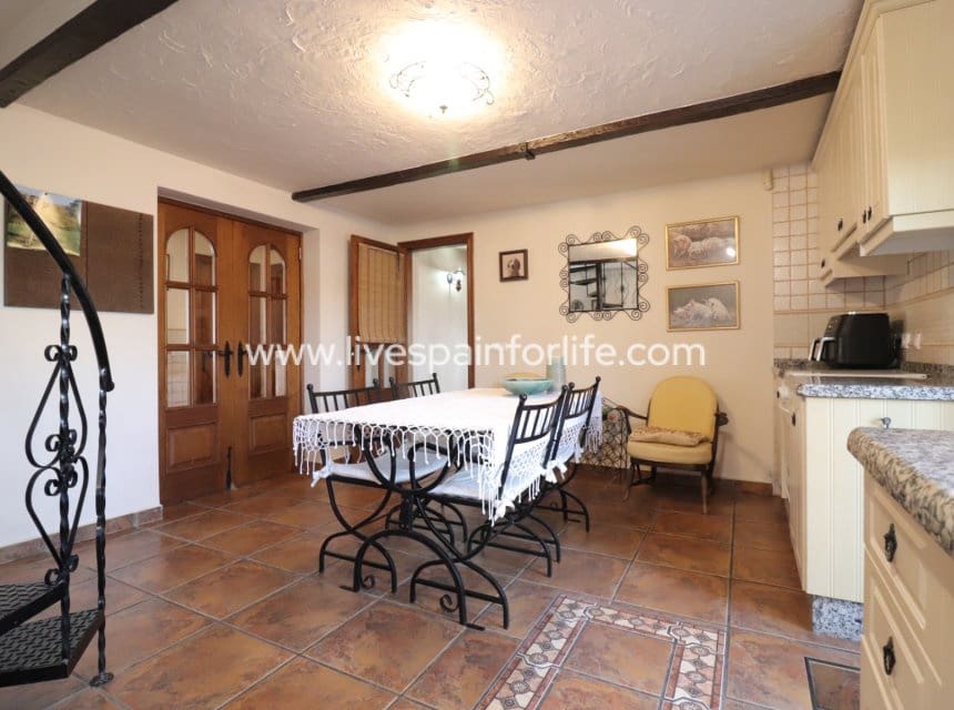 4 bedroom Finca/Country House for sale in Albatera with pool garage - € 345,000 (Ref: 9948890)
