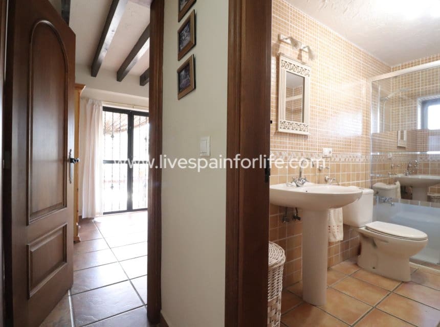 4 bedroom Finca/Country House for sale in Albatera with pool garage - € 345,000 (Ref: 9948890)