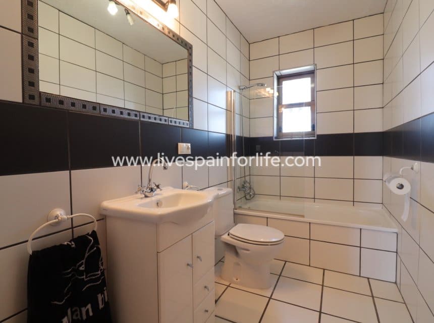 4 bedroom Finca/Country House for sale in Albatera with pool garage - € 345,000 (Ref: 9948890)