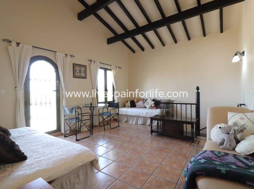 4 bedroom Finca/Country House for sale in Albatera with pool garage - € 345,000 (Ref: 9948890)