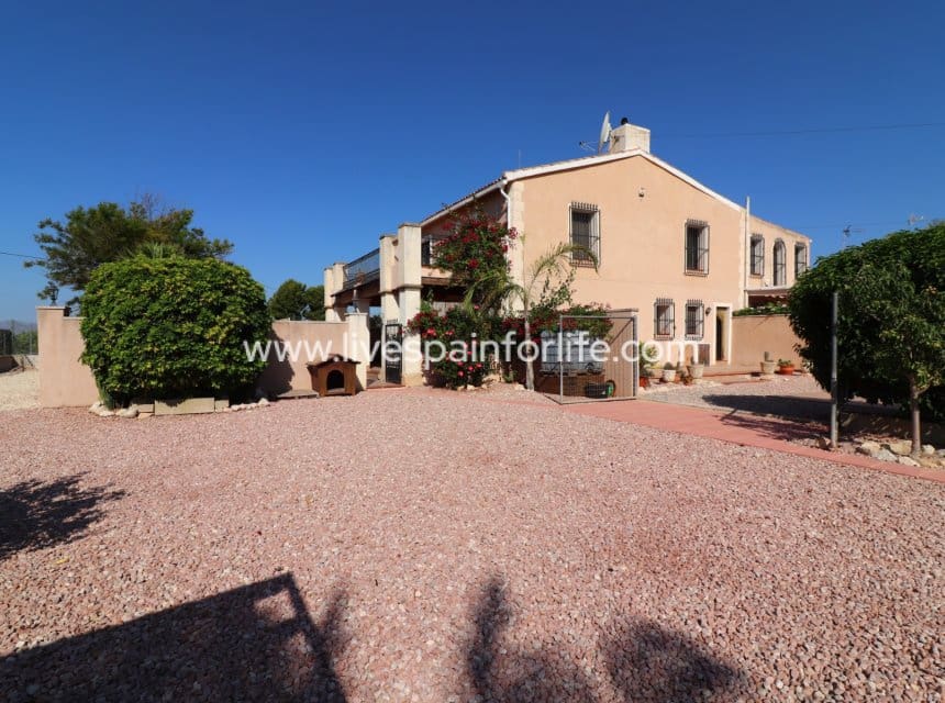 4 bedroom Finca/Country House for sale in Albatera with pool garage - € 345,000 (Ref: 9948890)