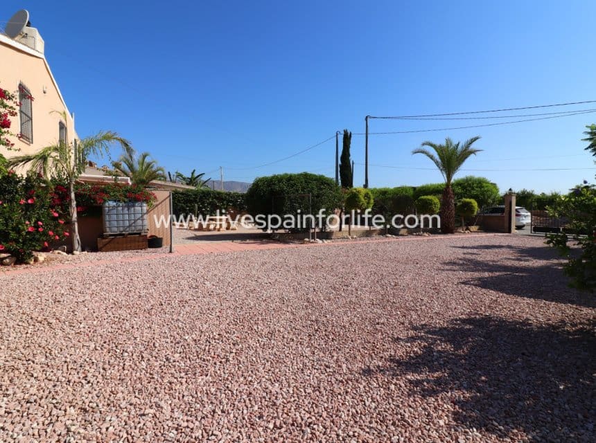 4 bedroom Finca/Country House for sale in Albatera with pool garage - € 345,000 (Ref: 9948890)