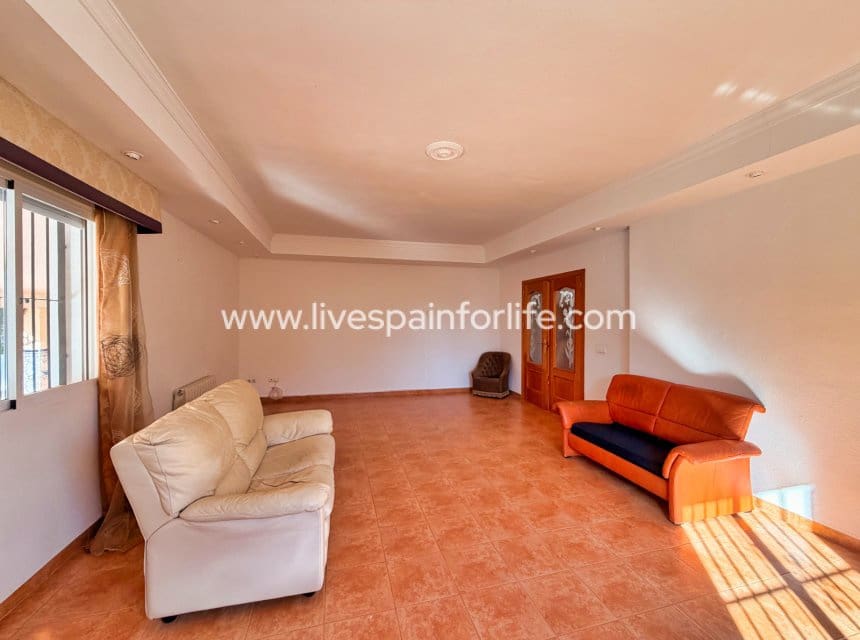 5 bedroom Finca/Country House for sale in Matola with pool garage - € 299,000 (Ref: 9956019)