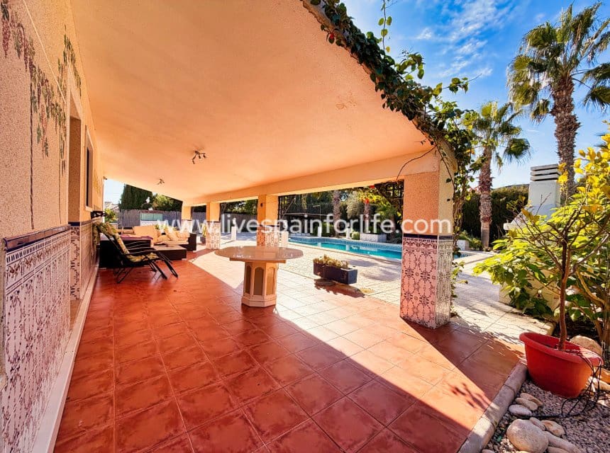 5 slaapkamer Finca/Landhuis te koop in Crevillente / Crevillent met zwembad garage - € 299.000 (Ref: 9956020)