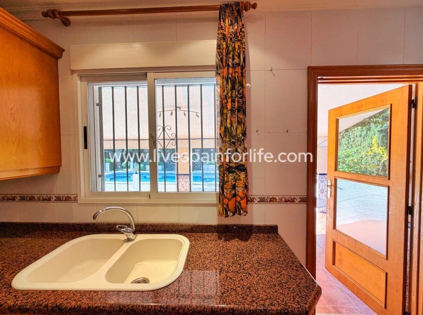 5 slaapkamer Finca/Landhuis te koop in Crevillente / Crevillent met zwembad garage - € 299.000 (Ref: 9956020)