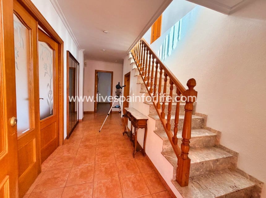 5 bedroom Finca/Country House for sale in Elche / Elx with pool garage - € 299,000 (Ref: 9956021)