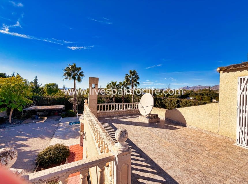 5 bedroom Finca/Country House for sale in Elche / Elx with pool garage - € 299,000 (Ref: 9956021)