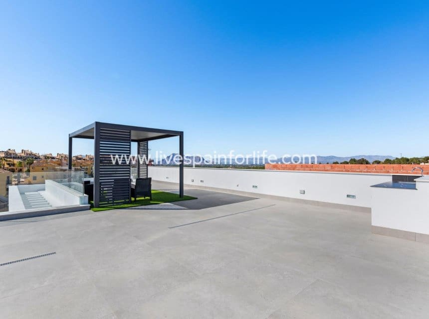 3 soveværelse Villa til salg i Algorfa med swimmingpool garage - € 670.000 (Ref: 9968650)