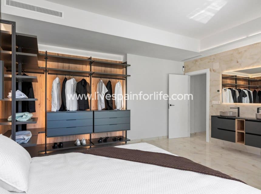 3 soveværelse Villa til salg i Algorfa med swimmingpool garage - € 670.000 (Ref: 9968650)