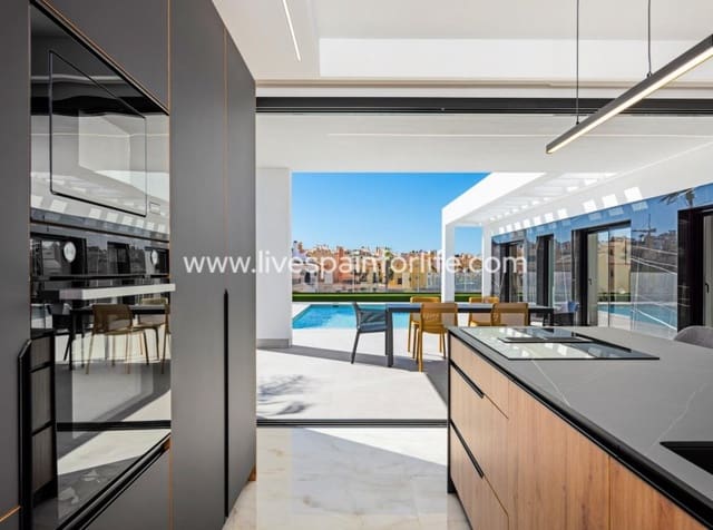 3 soveværelse Villa til salg i Algorfa med swimmingpool garage - € 670.000 (Ref: 9968650)