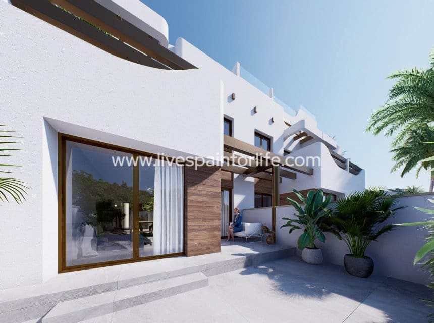 2 soveværelse Bungalow til salg i Pilar de la Horadada med swimmingpool garage - € 339.000 (Ref: 9968901)