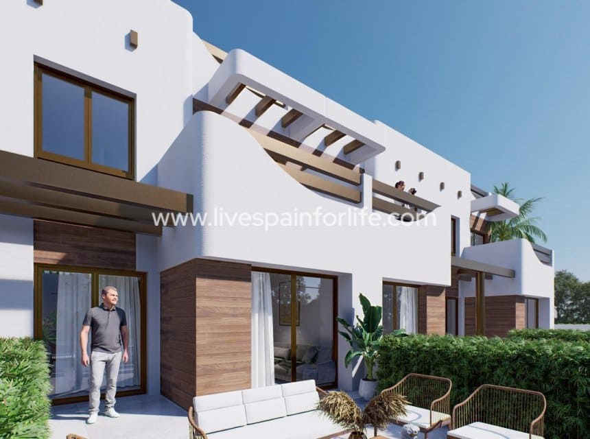 2 soveværelse Bungalow til salg i Pilar de la Horadada med swimmingpool garage - € 339.000 (Ref: 9968901)