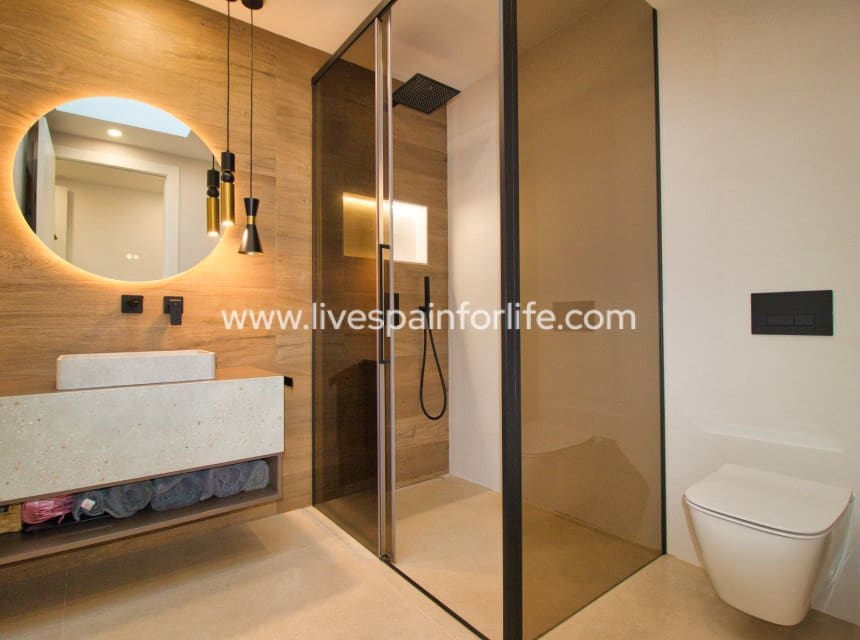 Chalet de 4 habitaciones en Pilar de la Horadada en venta con piscina garaje - 869.000 € (Ref: 9985290)