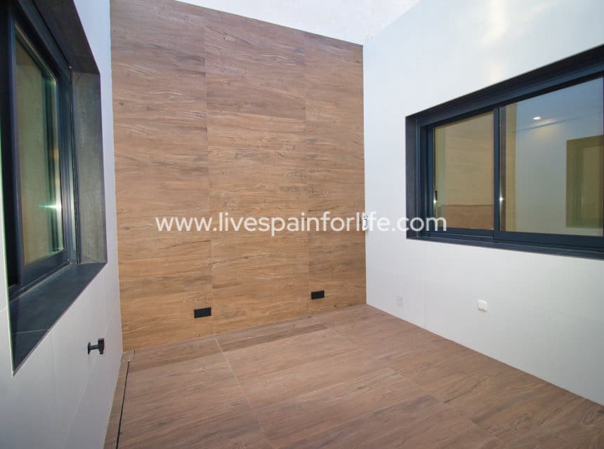 Chalet de 4 habitaciones en Pilar de la Horadada en venta con piscina garaje - 869.000 € (Ref: 9985290)