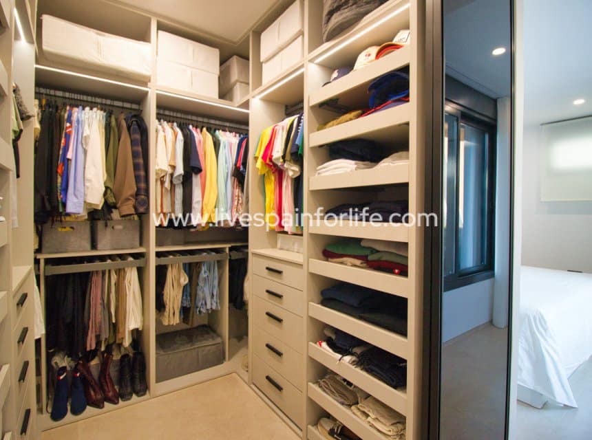 Chalet de 4 habitaciones en Pilar de la Horadada en venta con piscina garaje - 869.000 € (Ref: 9985290)