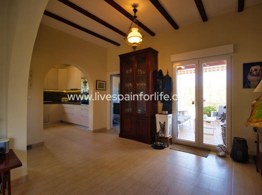 4 slaapkamer Finca/Landhuis te koop in Alicante stad met zwembad garage - € 529.000 (Ref: 9985291)