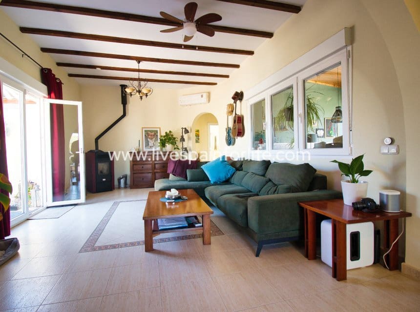4 slaapkamer Finca/Landhuis te koop in Alicante stad met zwembad garage - € 529.000 (Ref: 9985291)