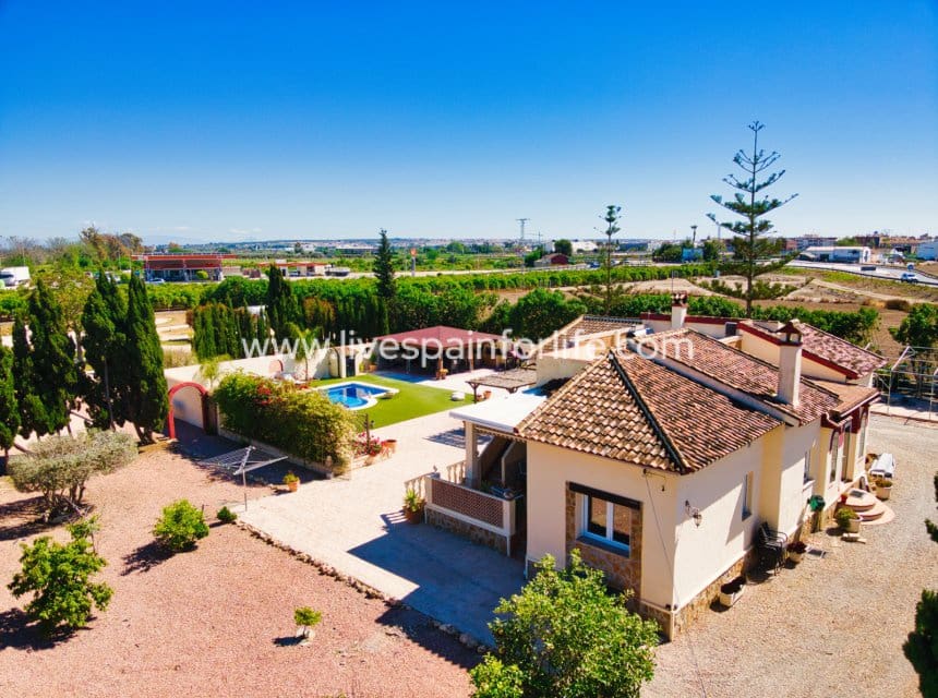 4 slaapkamer Finca/Landhuis te koop in Alicante stad met zwembad garage - € 529.000 (Ref: 9985291)