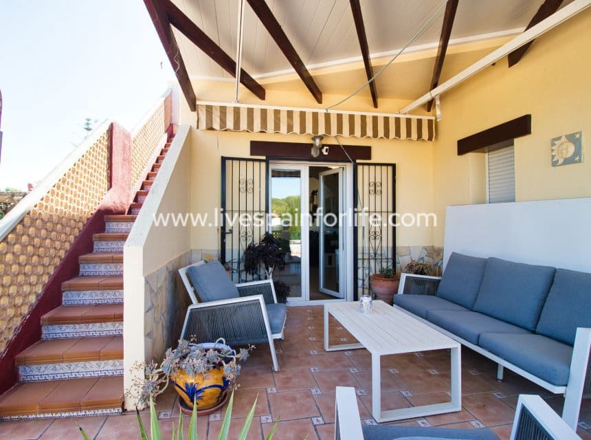 4 slaapkamer Finca/Landhuis te koop in Alicante stad met zwembad garage - € 529.000 (Ref: 9985291)