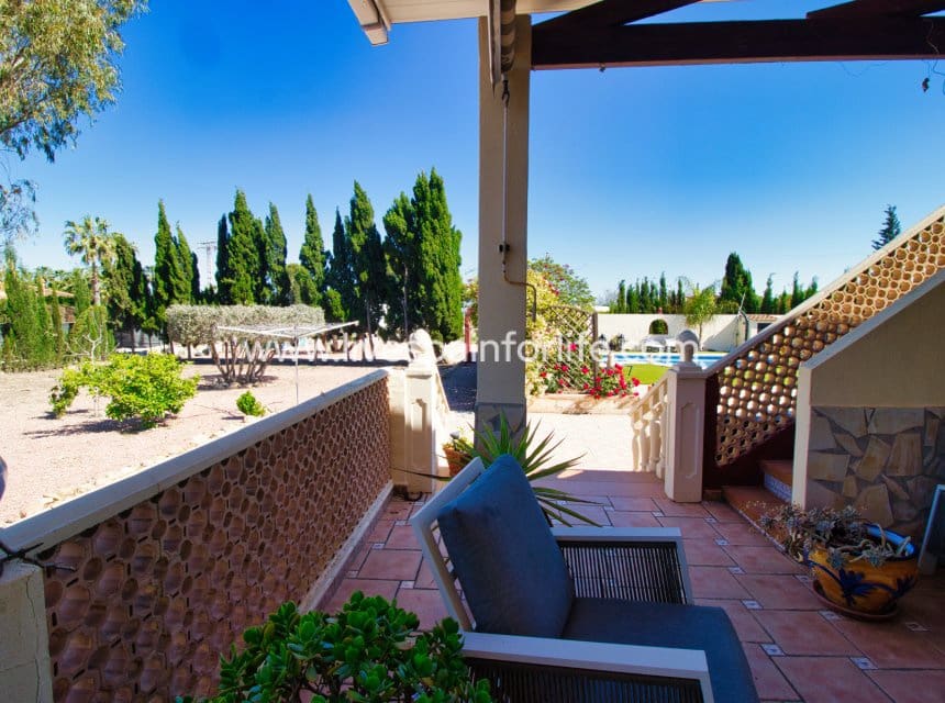 4 slaapkamer Finca/Landhuis te koop in Alicante stad met zwembad garage - € 529.000 (Ref: 9985291)