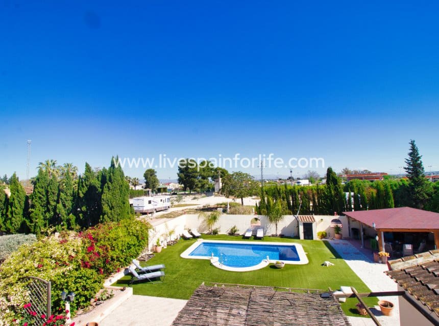 4 slaapkamer Finca/Landhuis te koop in Alicante stad met zwembad garage - € 529.000 (Ref: 9985291)