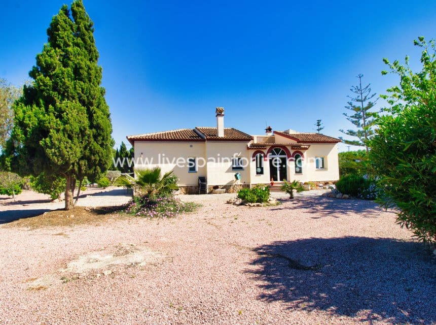 4 slaapkamer Finca/Landhuis te koop in Alicante stad met zwembad garage - € 529.000 (Ref: 9985291)