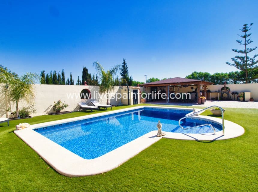 4 slaapkamer Finca/Landhuis te koop in Alicante stad met zwembad garage - € 529.000 (Ref: 9985291)