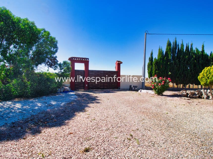 4 slaapkamer Finca/Landhuis te koop in Alicante stad met zwembad garage - € 529.000 (Ref: 9985291)