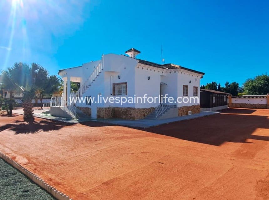 3 soverom Finca/Herregård til salgs i Alicante by med garasje - € 415 000 (Ref: 9985293)