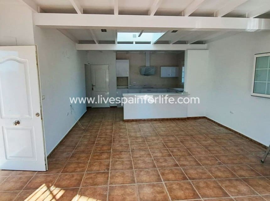 3 soverom Finca/Herregård til salgs i Alicante by med garasje - € 415 000 (Ref: 9985293)