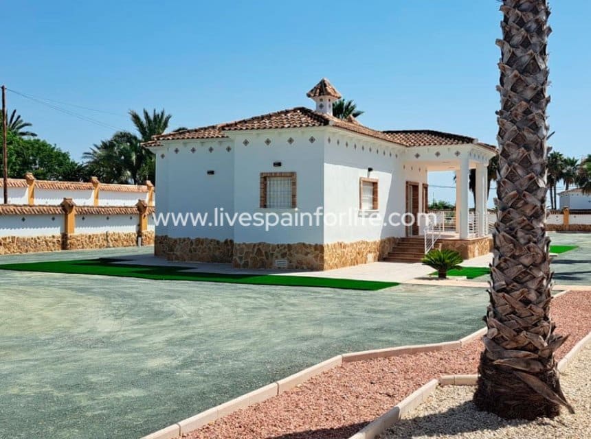 3 soverom Finca/Herregård til salgs i Catral med garasje - € 410 000 (Ref: 9985294)