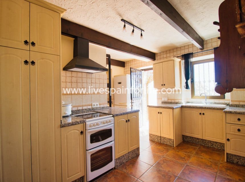 Finca/Casa Rural de 5 habitaciones en Albatera en venta con garaje - 320.000 € (Ref: 9985296)