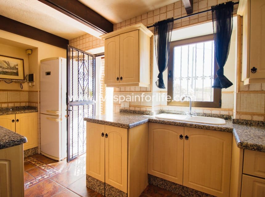 Finca/Casa Rural de 5 habitaciones en Albatera en venta con garaje - 320.000 € (Ref: 9985296)
