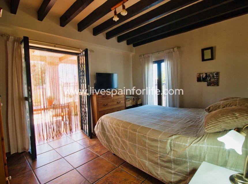 Finca/Casa Rural de 5 habitaciones en Albatera en venta con garaje - 320.000 € (Ref: 9985296)