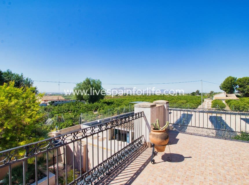 Finca/Casa Rural de 5 habitaciones en Albatera en venta con garaje - 320.000 € (Ref: 9985296)