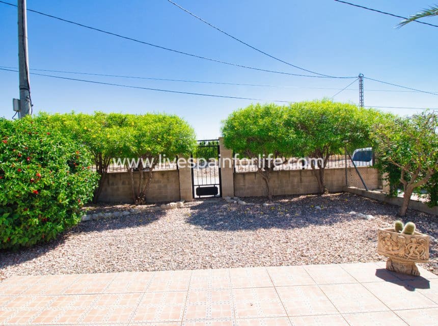 Finca/Casa Rural de 5 habitaciones en Albatera en venta con garaje - 320.000 € (Ref: 9985296)