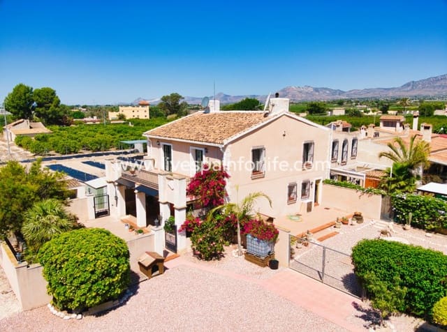 Finca/Casa Rural de 5 habitaciones en Albatera en venta con garaje - 320.000 € (Ref: 9985296)