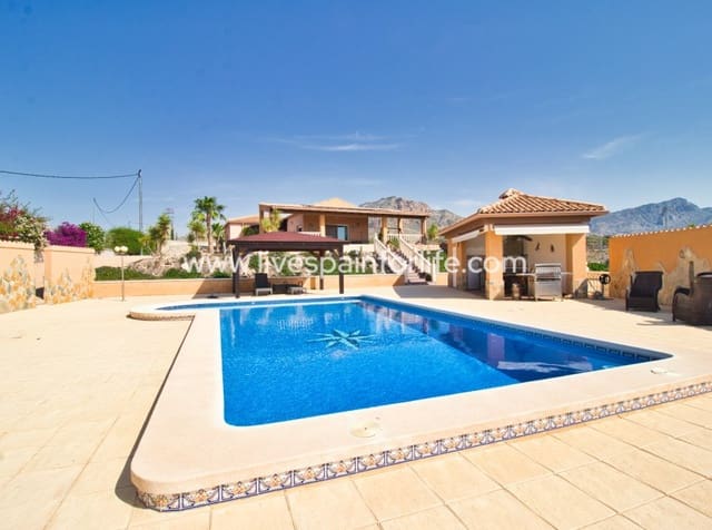 Finca/Casa Rural de 4 habitaciones en Albatera en venta con piscina garaje - 540.000 € (Ref: 9985299)