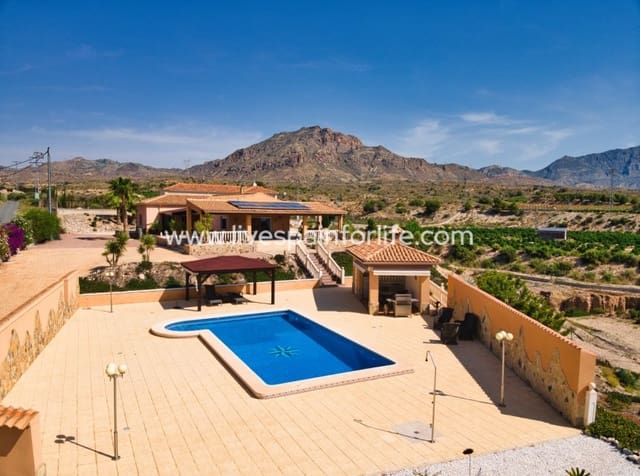 Finca/Casa Rural de 4 habitaciones en Albatera en venta con piscina garaje - 540.000 € (Ref: 9985299)