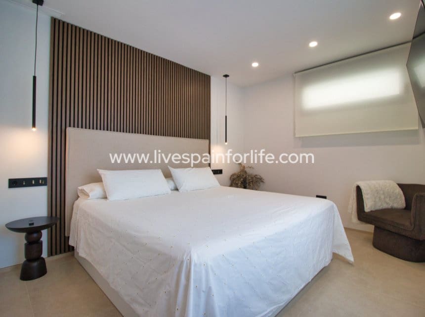 4 sovrum Villa till salu i Pilar de la Horadada med pool garage - 869 000 € (Ref: 9985300)