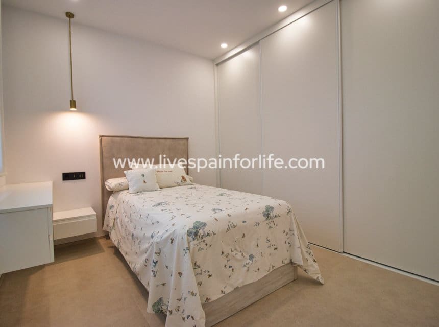 4 sovrum Villa till salu i Pilar de la Horadada med pool garage - 869 000 € (Ref: 9985300)