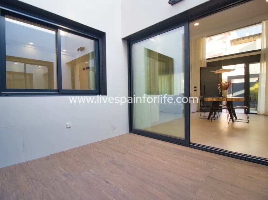 4 sovrum Villa till salu i Pilar de la Horadada med pool garage - 869 000 € (Ref: 9985300)