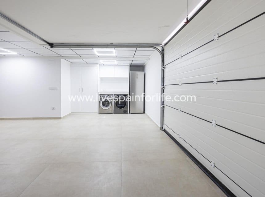 3 soveværelse Villa til salg i Ciudad Quesada med swimmingpool - € 1.099.000 (Ref: 9995356)