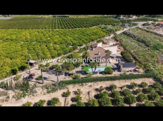3 soveværelse Finca/Landehus til salg i Jacarilla med swimmingpool garage - € 559.000 (Ref: 9996022)
