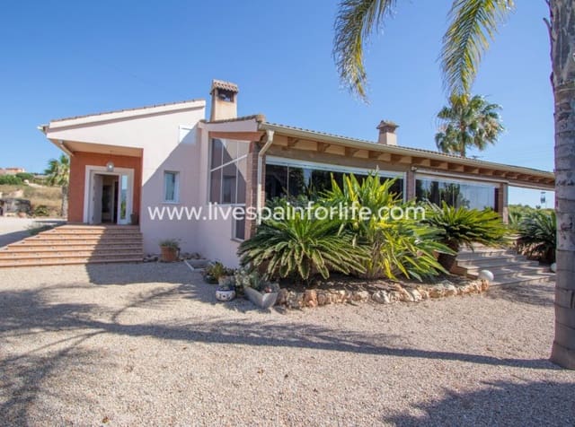 3 soveværelse Finca/Landehus til salg i Jacarilla med swimmingpool garage - € 559.000 (Ref: 9996022)