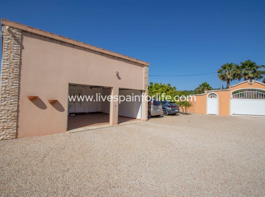 3 camera da letto Finca/Casa di Campagna in vendita in Jacarilla con piscina garage - 559.000 € (Rif: 9996023)