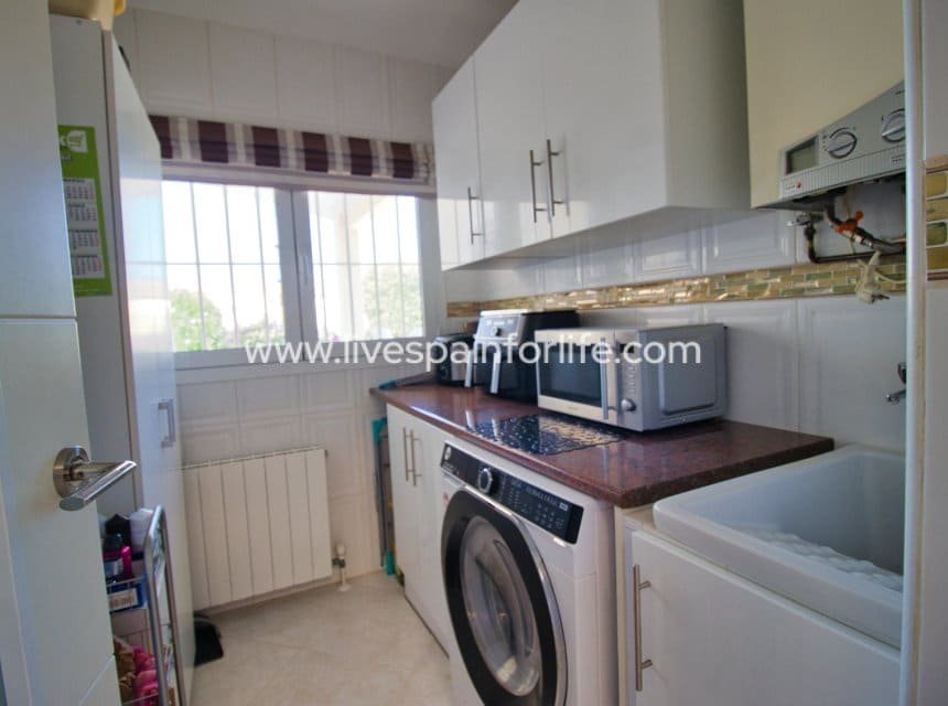 3 slaapkamer Finca/Landhuis te koop in Catral met zwembad garage - € 425.000 (Ref: 9996178)