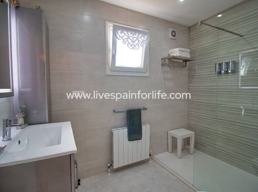 3 slaapkamer Finca/Landhuis te koop in Catral met zwembad garage - € 425.000 (Ref: 9996178)